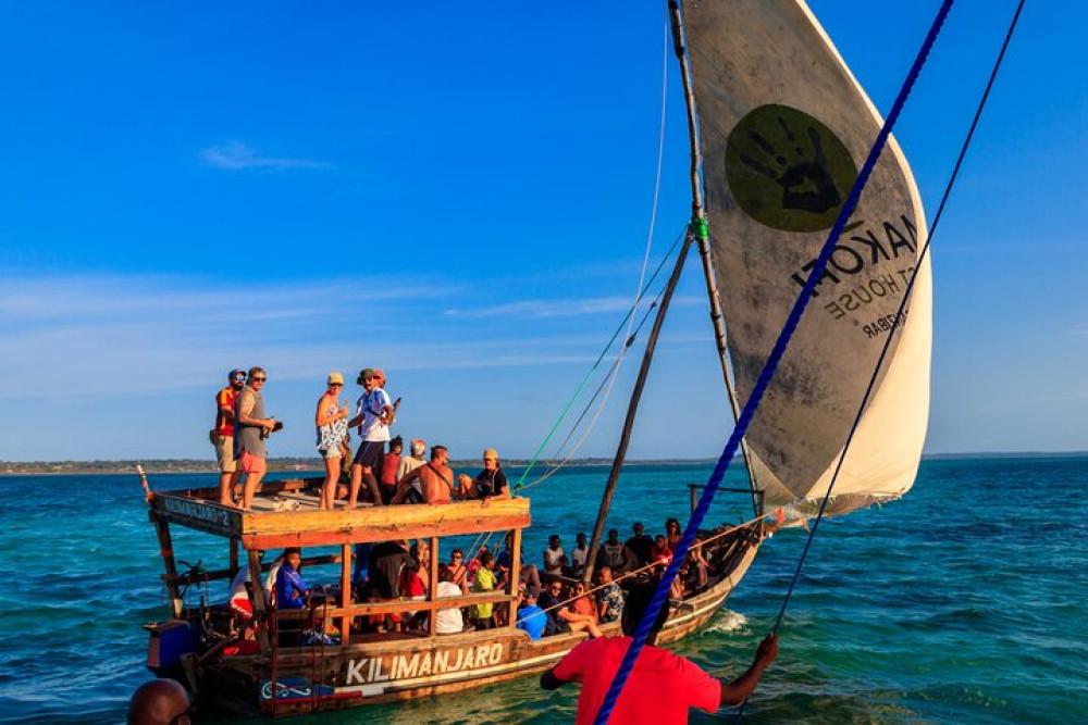 Traditional dhow sailing with Zanchoyo guests